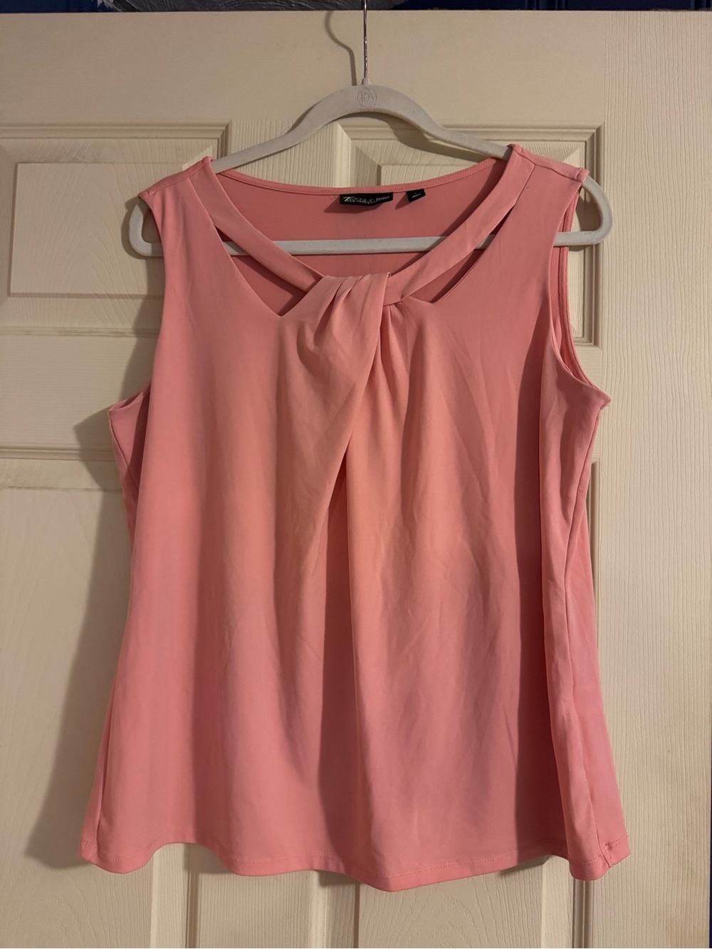 New York & Company Pink Sleeveless Knot-Front Camisole🩷